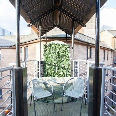Bright Central Flat With Balcony And Free Parking Glasgow Extérieur photo